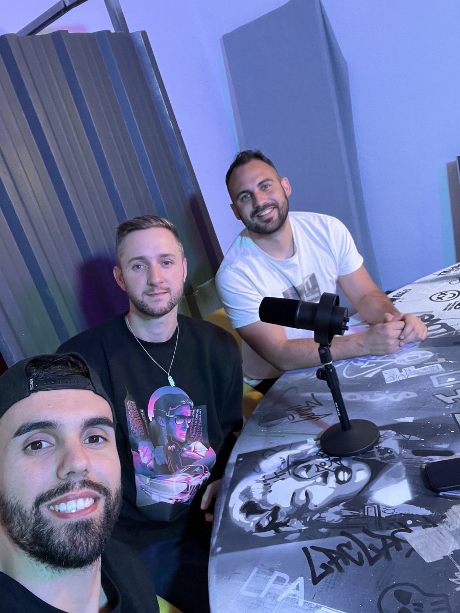 La Placita Amarilla tweet media