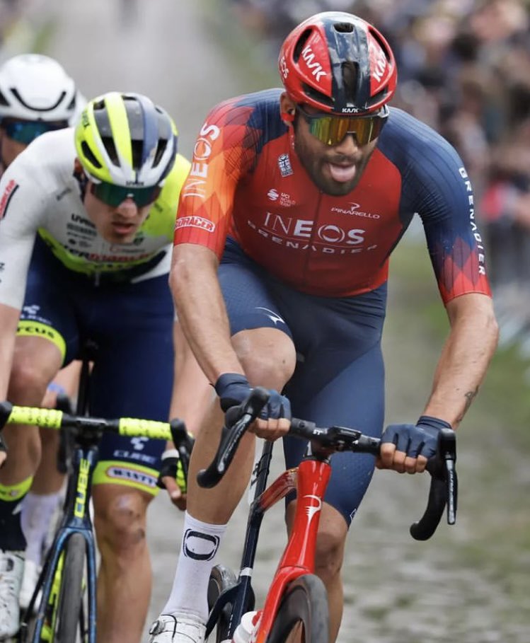 uncilarciano's tweet image. Trouée d&apos;Arenberg a Parigi-Roubaix 🪨🪨🪨🪨 

📷Cor Vos
#ParisRoubaix #Roubaix 
#SpringClassics #ProCycling #Cycling #Ciclismo
#Ciclisme #Wielrennen #VanAert
#VanDerPoel #Cobbles