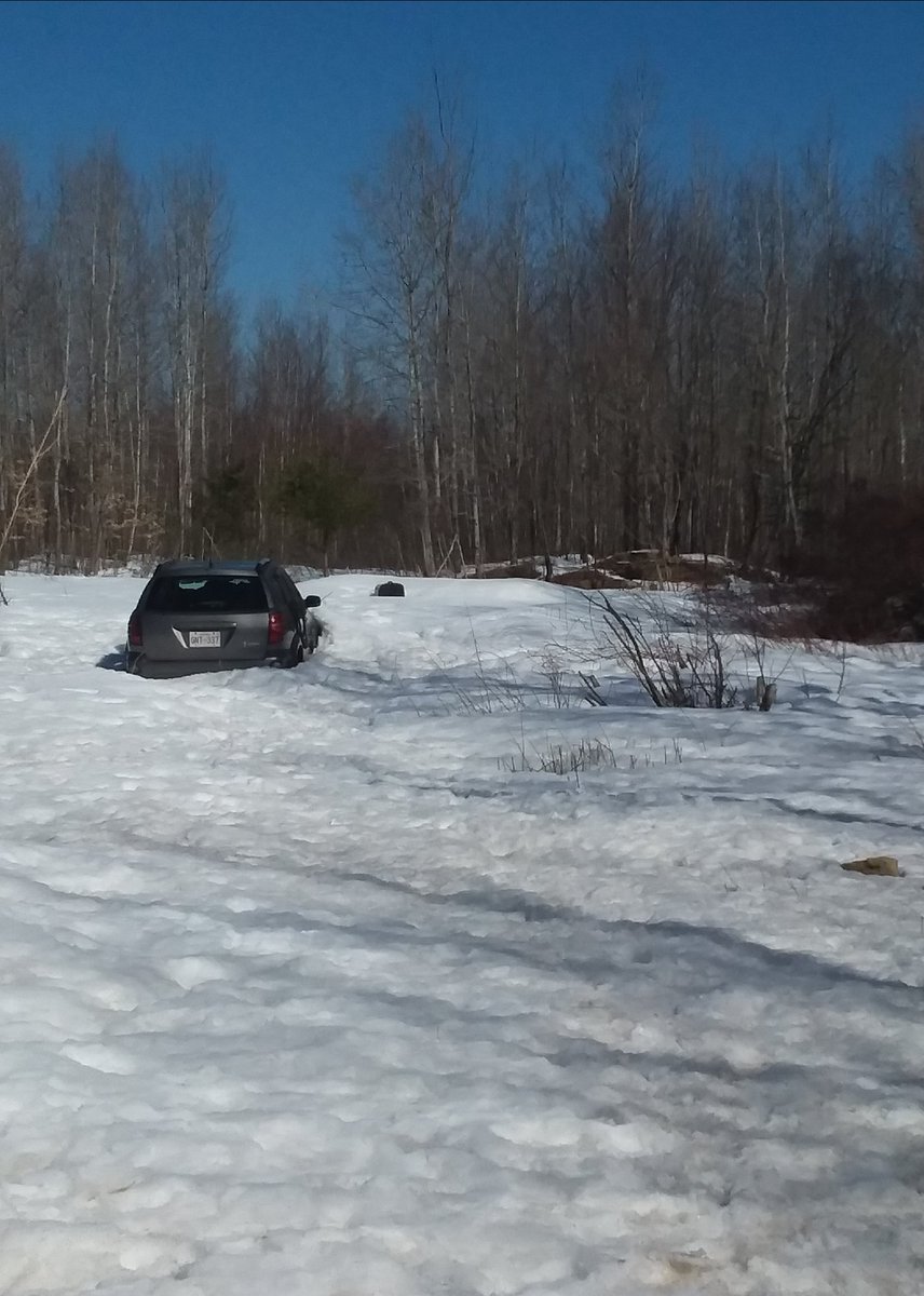 TheRustyIRiS's tweet photo. Still allot of Snow by me, you can see bits of dirt poking out on hills. Forecast says were getting a good melt this week, and I am very excited
#StillSnow #MeltSnow #SpringMelt https://t.co/gZqRUajdIh