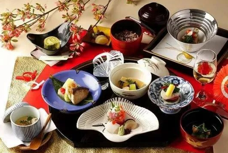dgntools's tweet photo. Kaiseki cuisine is originally a Japanese tea ceremony, the host invited guests to taste the food, but now has become Japan&amp;#039;s common high-end dishes, it is extremely exquisite, regardless of tableware or physical display are very demanding, by some people as a work of art. https://t.co/cMByxbrAsi