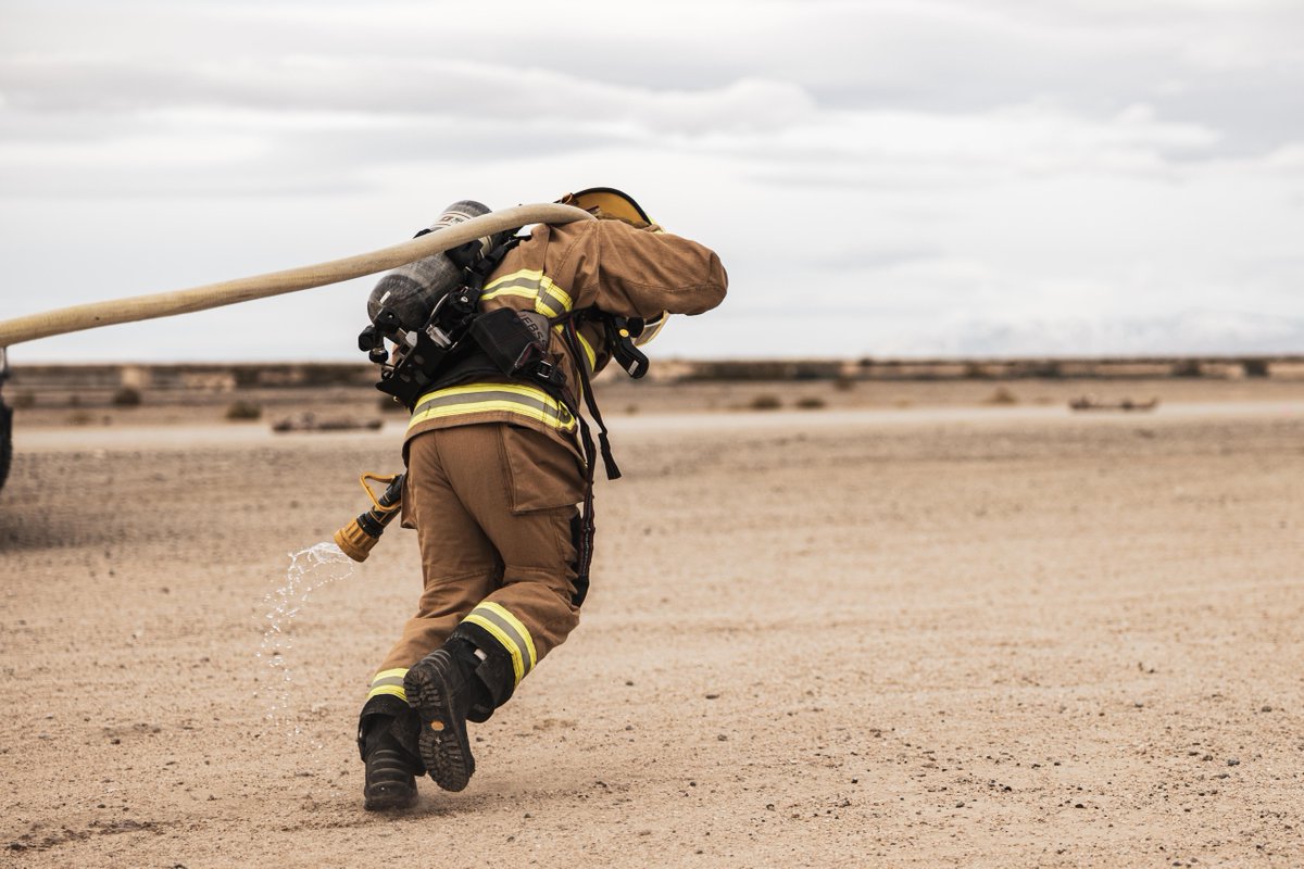 MarineCorpsIndy's tweet photo. RT USMarineCorps: Optimally prepared, Marines bring expertise to every battle. Marines are trained in many different roles but fight each battle together. Marine aircraft rescue and firefighting specialists test their preparedness for real emergencies. https://t.co/g0w8hooqi5