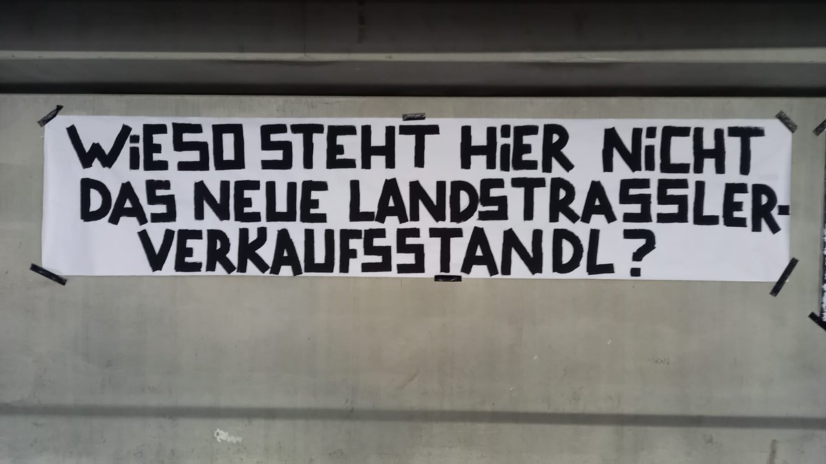 Seit1908_at's tweet photo. Was soll man dazu noch sagen? Außer das man sprachlos ist ... #gemeinsamsindwirlask - fürn Oasch !!
#lask #gugl #fans #ASKSTU #kommerzistscheiße #kommerz #seit1908 https://t.co/TgKcT0ZbEw