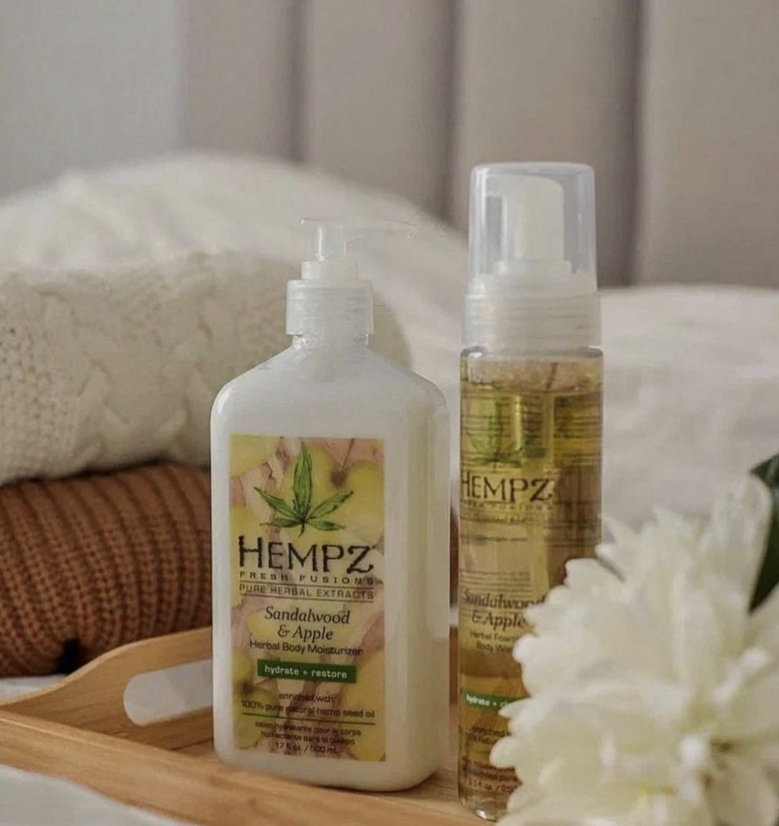 We love the Sandalwood and Apple range to get the skin ready for summer. 🤩
Hydrate and restore skin with the Hempz Fresh Fusions Sandalwood &amp; Apple Herbal Body Moisturiser. With Sandalwood and apple extracts to moisturise and refresh skin, leaving it smooth to the touch.