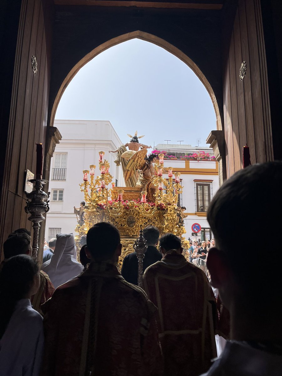PasionDeSevilla's tweet photo. Y así finaliza la Semana Santa de 2023... ❤️

#SSantaSevilla23 https://t.co/0PspD3szgD