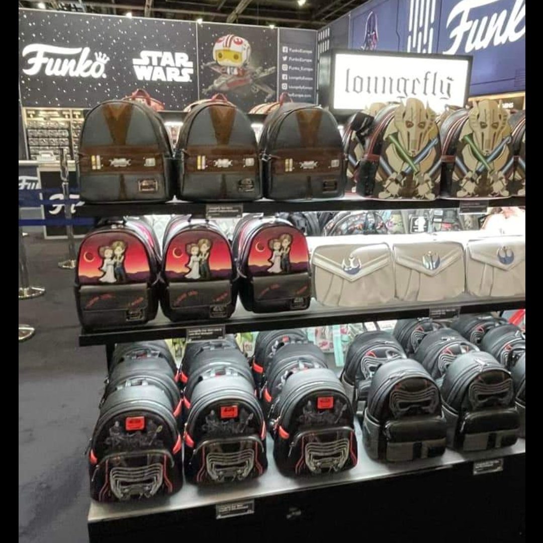 LVFunkoholics's tweet photo. A look at @Loungefly at StarWars Celebration.
Great info/ 📷
@FanthaTracks
#funkopopphotography #starwars #starwarscelebration #starwarstoys #funko #funkogames #funkopops #funkopop #loungefly #minibackpacks https://t.co/nq7sW0HAgi