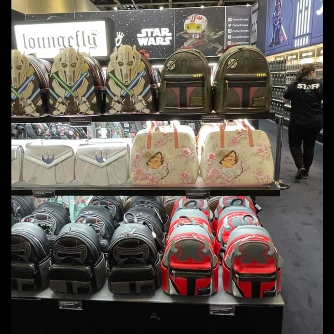 LVFunkoholics's tweet photo. A look at @Loungefly at StarWars Celebration.
Great info/ 📷
@FanthaTracks
#funkopopphotography #starwars #starwarscelebration #starwarstoys #funko #funkogames #funkopops #funkopop #loungefly #minibackpacks https://t.co/nq7sW0HAgi