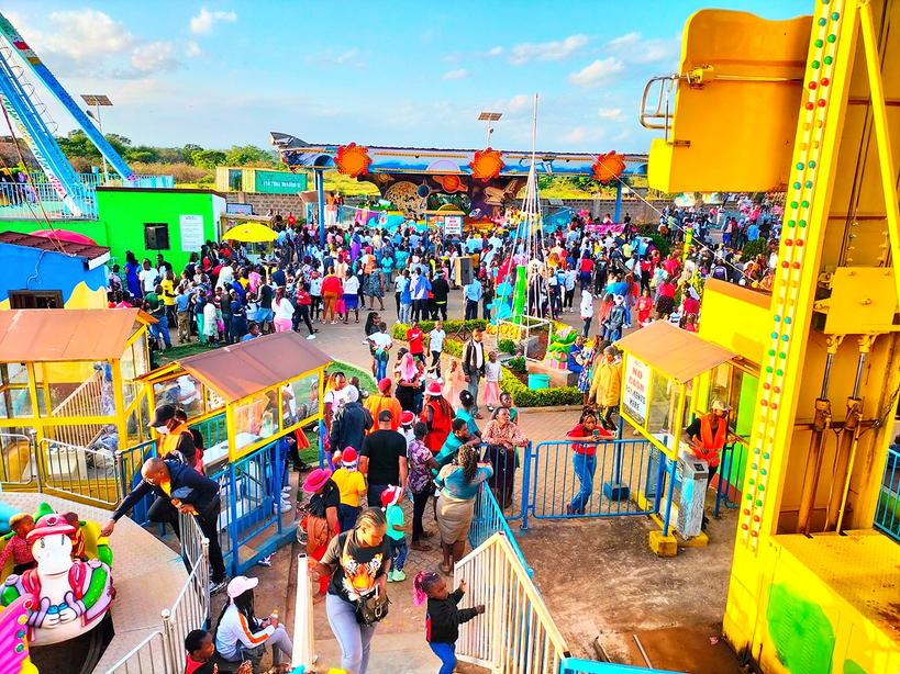 We are truly grateful to our clients who took time to enjoy their holiday with us. HAPPY EASTER HOLIDAY.
BUY 5GAMES & GET 1 FREE. NAIVAS SHOPPING VOUCHERS TO BE WON!!

#thefunworldexperience #EasterHolidays2023 #funworldamusementpark