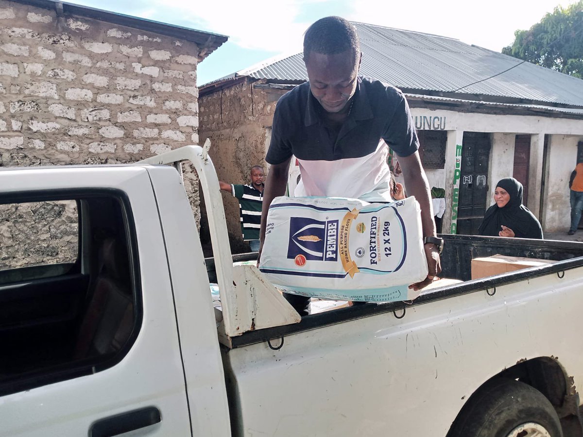 MohaJichoPevu's tweet photo. Pleased to have delivered Ramadhan Food to Khairat Orphanage, Shelly Beach, Likoni. Sincere appreciation to our donors and partners including the volunteers at @MoAliFoundation , who have been steadfast in delivering food to various orphanage locations across Mombasa county. https://t.co/2AqMrDl7fV