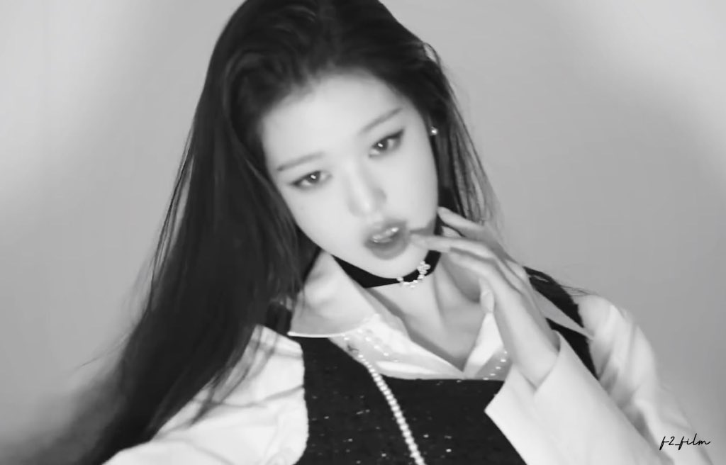 🖤🎞️

#WONYOUNG #장원영
<a href="/IVEstarship/">IVE OFFICIAL</a> <a href="/IVE_twt/">IVE</a>
