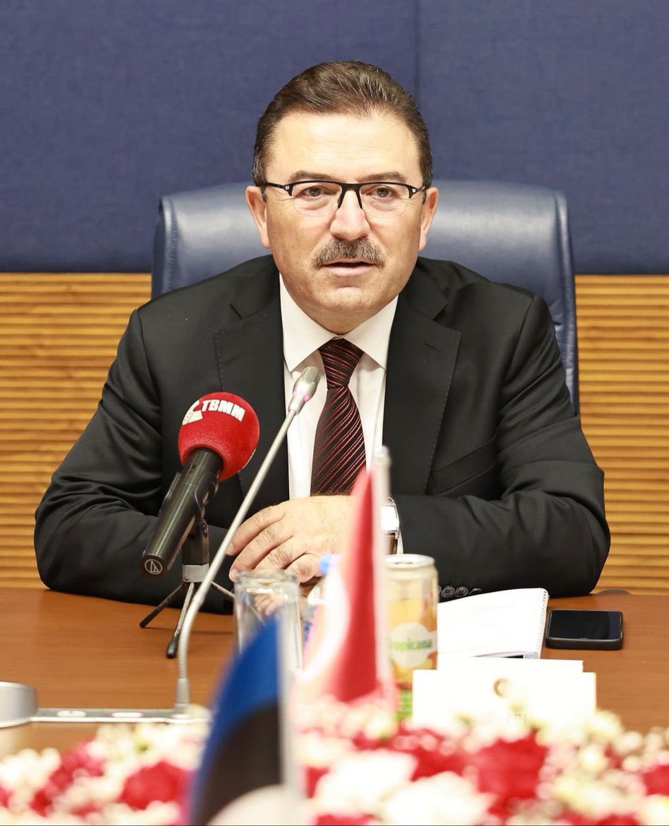 Selami__Altinok's tweet photo. 1- Bir Erzurum sevdalısı olarak şahsımı 28.Dönem Erzurum milletvekili adayı olarak gösteren Sayın Cumhurbaşkanımız ile  birlikte yürümekten ve memleketimize hizmet etmekten büyük onur duyuyor, bu kutlu yolda birlikte yürüdüğümüz tüm dava arkadaşlarıma muvaffakiyetler diliyorum…. https://t.co/7U84dnBtdr