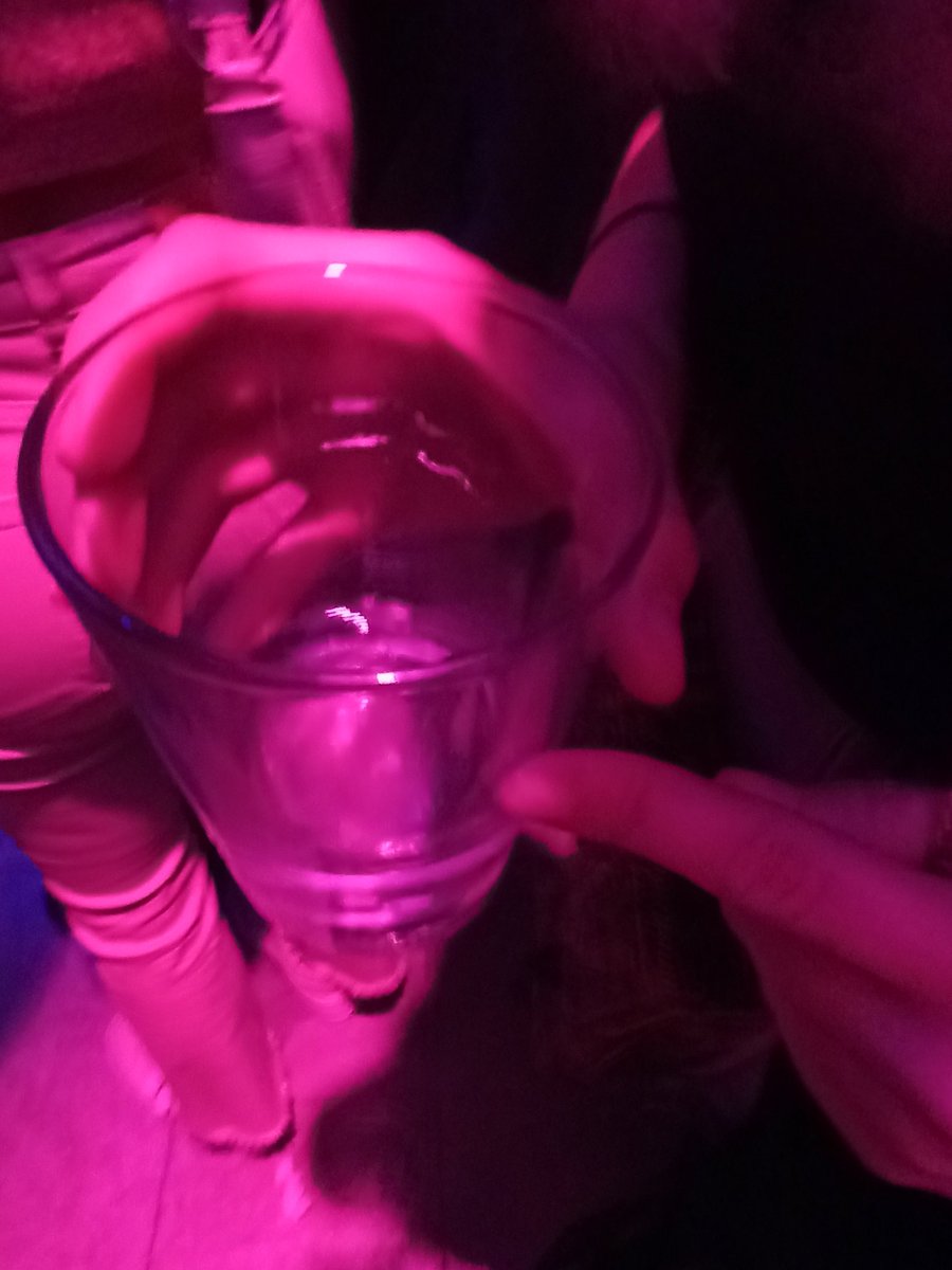 CeliaAlLimon's tweet photo. Aqui estan las fotos que eché pensando que esto era increíble https://t.co/R2QYfXwIxw