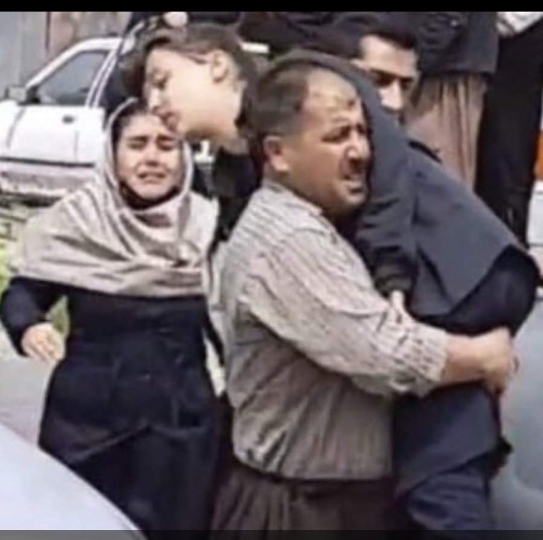ibrahim_chokali's tweet photo. حملە نیروهای رژیم بە یک مدرسە در سقز https://t.co/SP1iKi99Uz