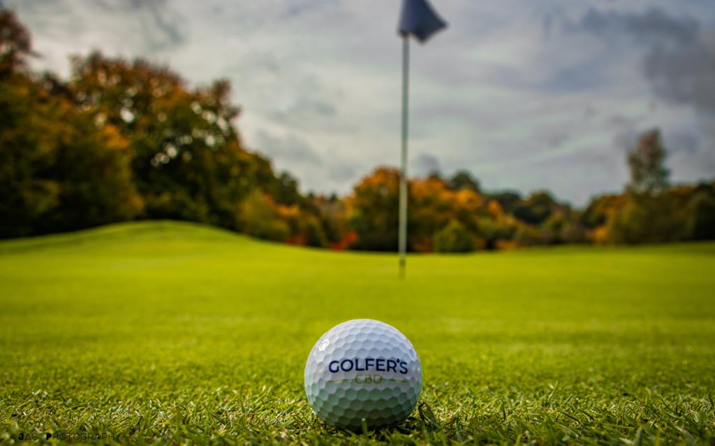 R4 Masters #Giveaway and we're staying right behind  🇪🇸 for tonight's final round ⛳️
If Jon puts on the green jacket tonight we'll give away 3 dozen boxes of <a href="/Titleist/">Titleist</a> Prov1s 🔥
Just RT to be in the draw 👇
#GolfersCBD #Masters2023 #themasters 
golferscbd.co.uk
