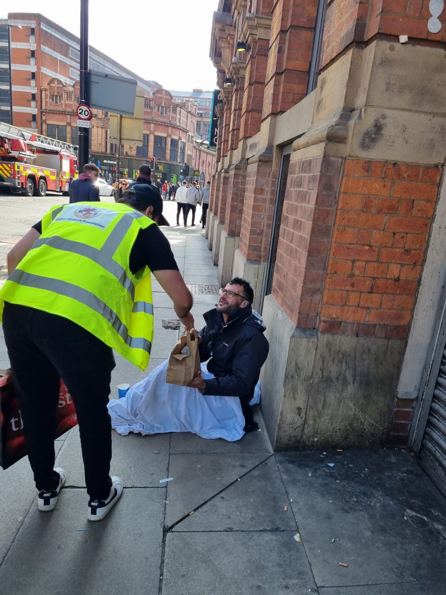 GrainsofHopeUK's tweet photo. 214 hot meals providedfor the homeless in Manchester.
A big thank you to all of our volunteers who spent many hours scouring the city for the people who needed our help the most and delivering it
#grainsofhopefoundation #GOHF #Homeless #sadaqah #Islam #RamadanProject #Charity https://t.co/rvdLaJC54H