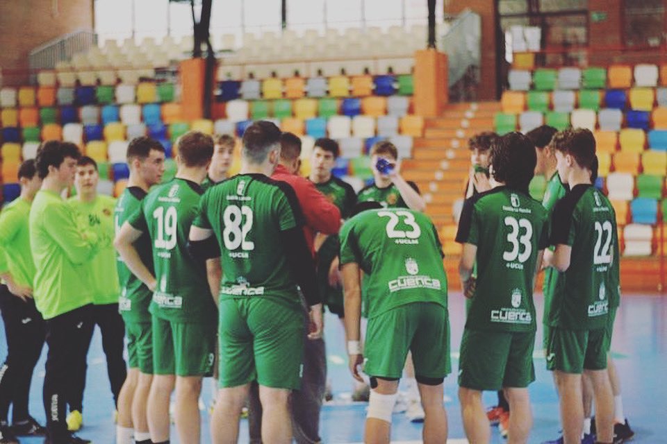 Nuestros juveniles ganan 38-35 a Marianistas y lucharán por el título. 

#VamosCuenca 
#VamosRebi 
#Cantera