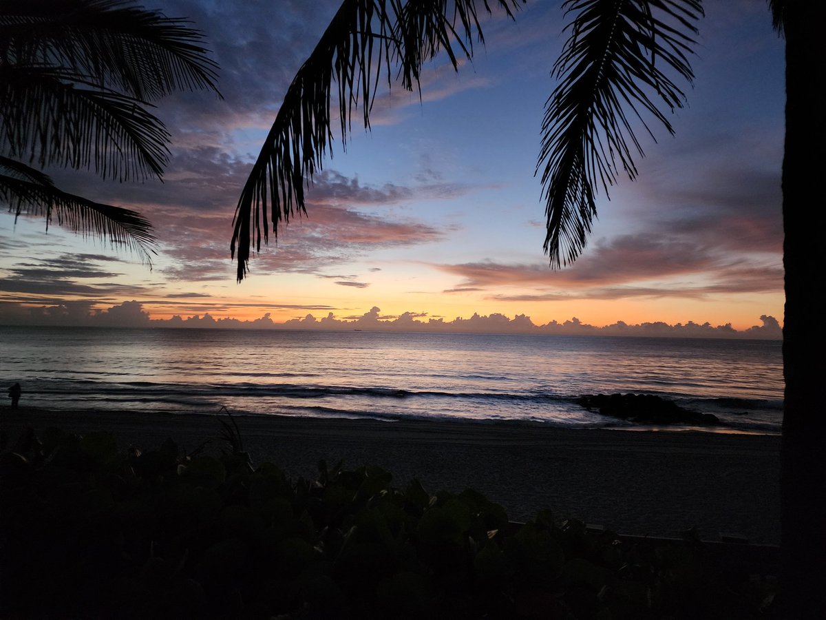 larrytorri's tweet photo. Happy Easter from my home town.  Good to be back for sunrise service - not a more beautiful place.@BocaRatonFL https://t.co/uVbk4harl9