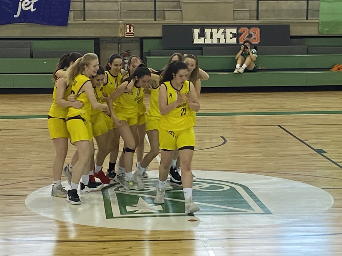 St. Casablanca Baloncesto (@stcbaloncesto) on Twitter photo 🏆 El tercer puesto se va para Cornellà, en un espectacular partido de las amarillas consiguen el bronce ante <a href="/JETerrassa/">J. E. Terrassa</a>
#TorneoCesarAugusta 🏀
🟡 <a href="/BasketAlmeda/">Club Basket Almeda</a> 48
🆚
🔵 <a href="/JETerrassa/">J. E. Terrassa</a> 42
📺 Sigue el torneo en directo a través de Stappdium (iOS y Android). 🏆 El tercer puesto se va para Cornellà, en un espectacular partido de las amarillas consiguen el bronce ante <a href="/JETerrassa/">J. E. Terrassa</a>
#TorneoCesarAugusta 🏀
🟡 <a href="/BasketAlmeda/">Club Basket Almeda</a> 48
🆚
🔵 <a href="/JETerrassa/">J. E. Terrassa</a> 42
📺 Sigue el torneo en directo a través de Stappdium (iOS y Android).