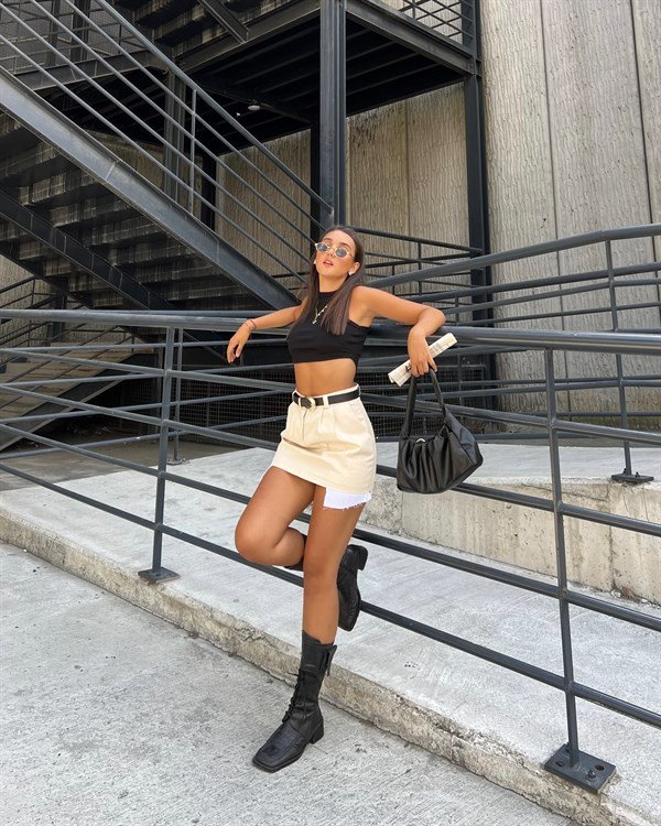 GiyimKusamModa's tweet photo. Yeni trend etek indirimde ✨
#sale #forsummer #bej https://t.co/aw0a3G34lx