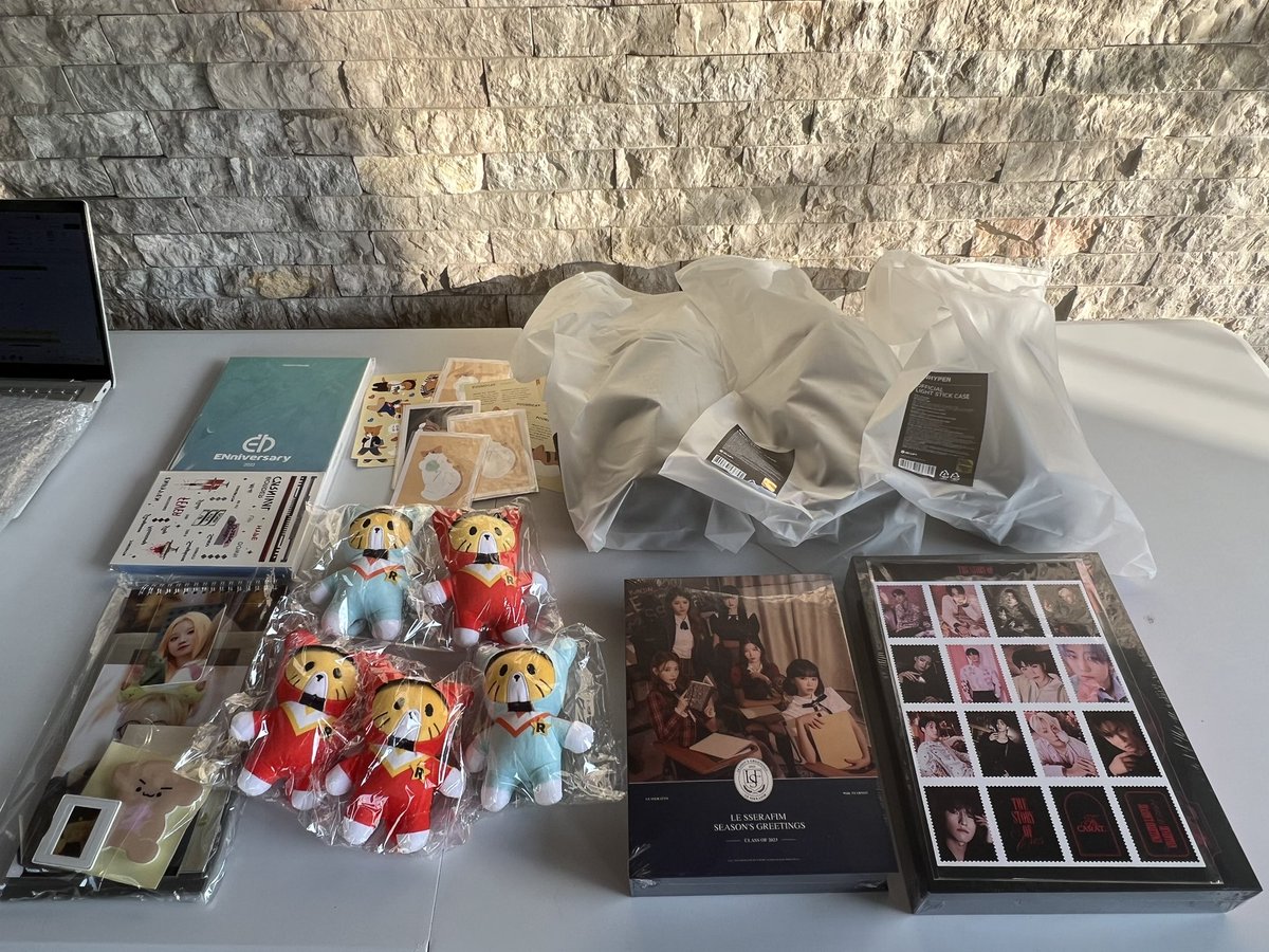 purpleballoonph's tweet photo. #PBPUpdates

Box 32 PH Arrival Items 🤍 Done sorting out your merch. Kindly wait for my dm na lang po. Thank you! 🩵 https://t.co/mBwDAAEsx6