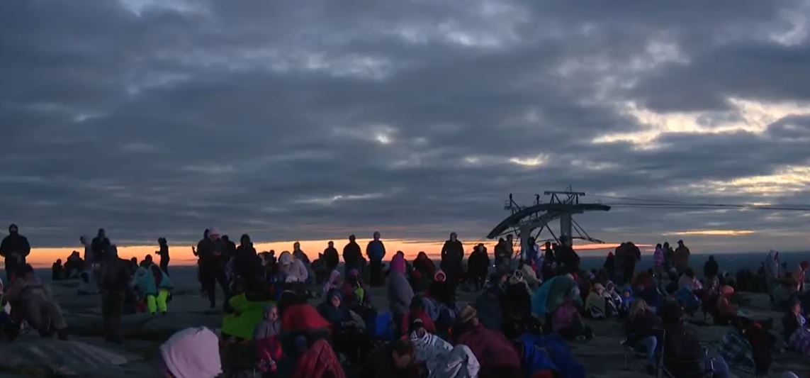 FOX 5 Atlanta on X: "WATCH NOW: #Easter Sunrise Service on top of Stone Mountain https://t.co/7tre8s5e1I https://t.co/Qlvzp72bFY" / X