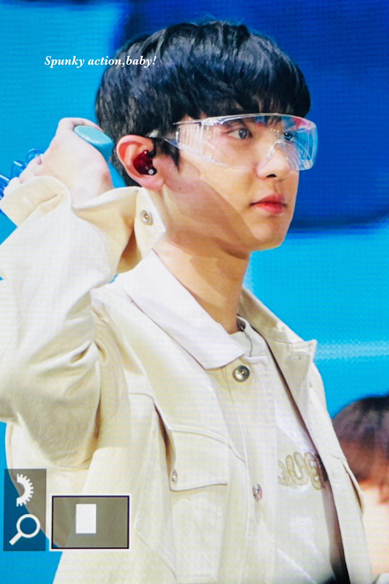chanyeolit's tweet photo. 230409 #찬열 #CHANYEOL #EXO @weareoneEXO https://t.co/3zOD6dboCd