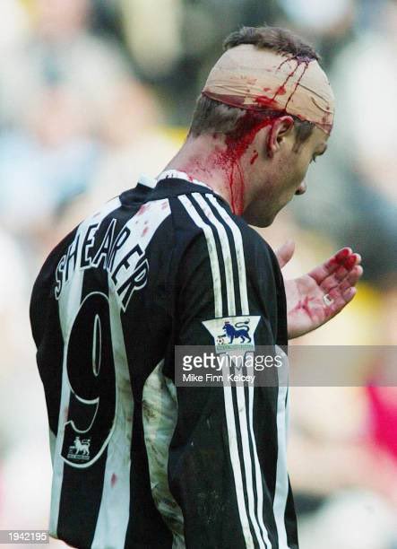garrypo57435032's tweet photo. Just saw Harry Kane cheat again yesterday in the Brighton game, holding his knee when he got a brush on his little toe. 

Am sorry like don t compare him to this man again. https://t.co/EBd0dgv2BU
