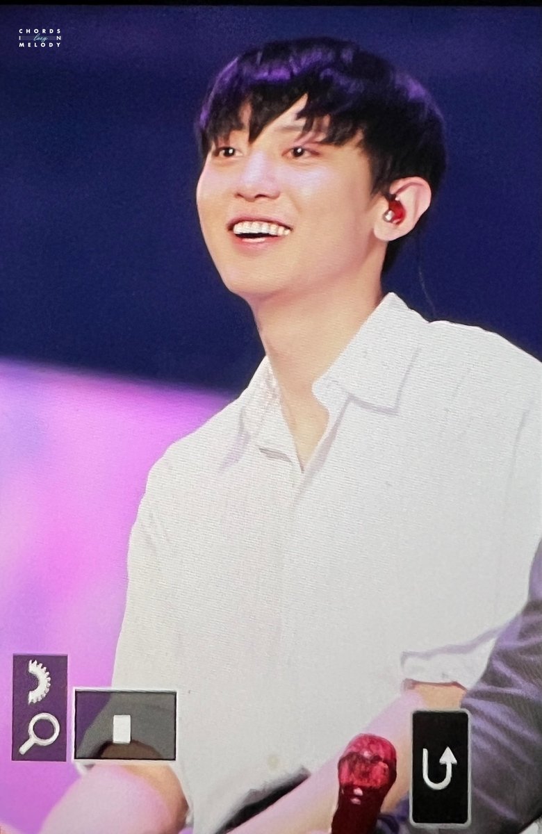 ChordsinmelodY's tweet photo. 230409 EXO’ CLOCK 팬미팅 

#찬열 #CHANYEOL #チャニョル #燦烈 #LOEY https://t.co/f4F7KVsxp0