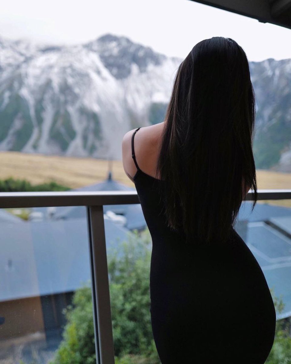 The cold wind blows all the time, it’s so cold on a boat, when I was on a motorboat, I was blown by the cold wind and doubted my life