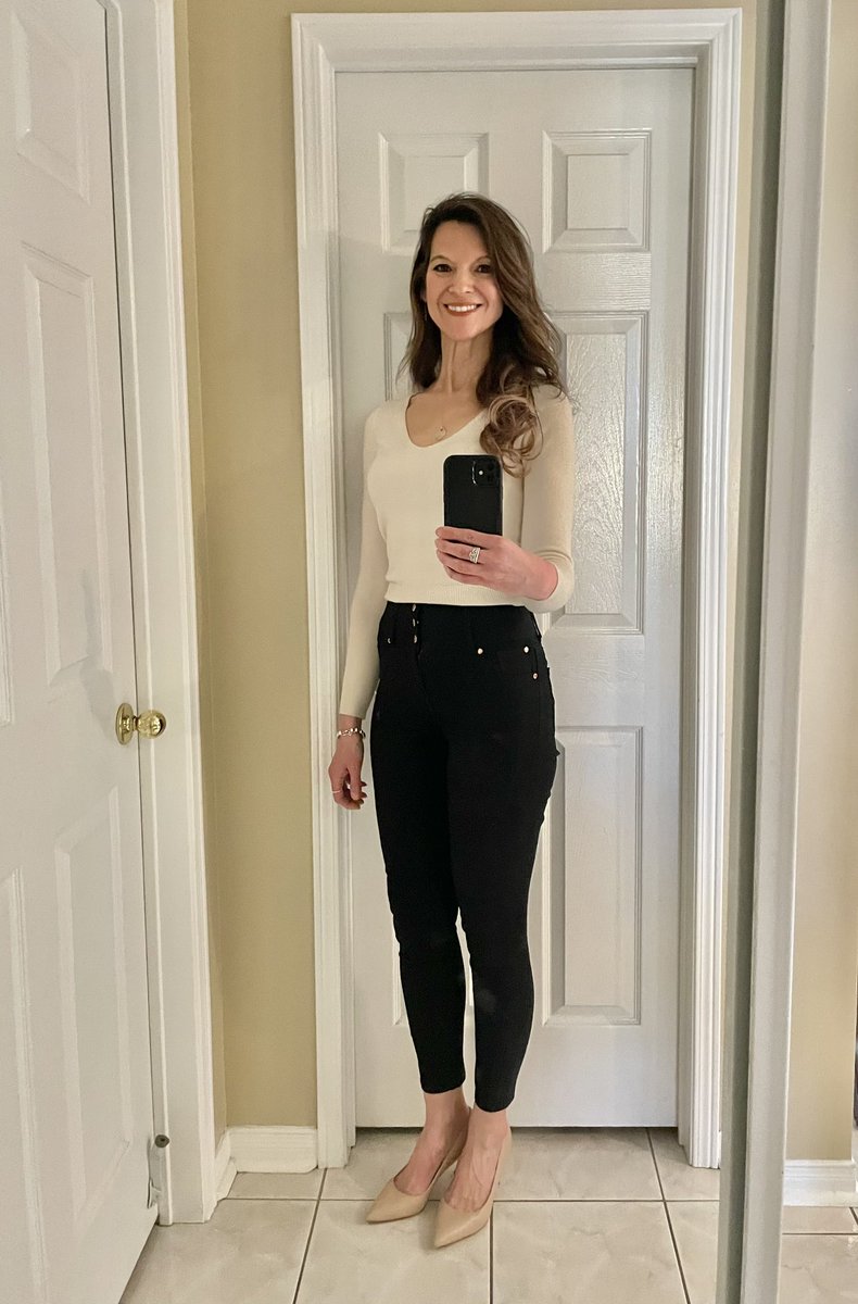 Melanie Korach🇨🇦 tweet media