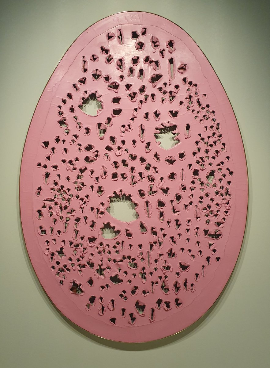 BredaLynch2's tweet photo. π PINK EGG? π #spatialconcept by #fontana #painting #art #Malaga #spain https://t.co/PwsRahwda7