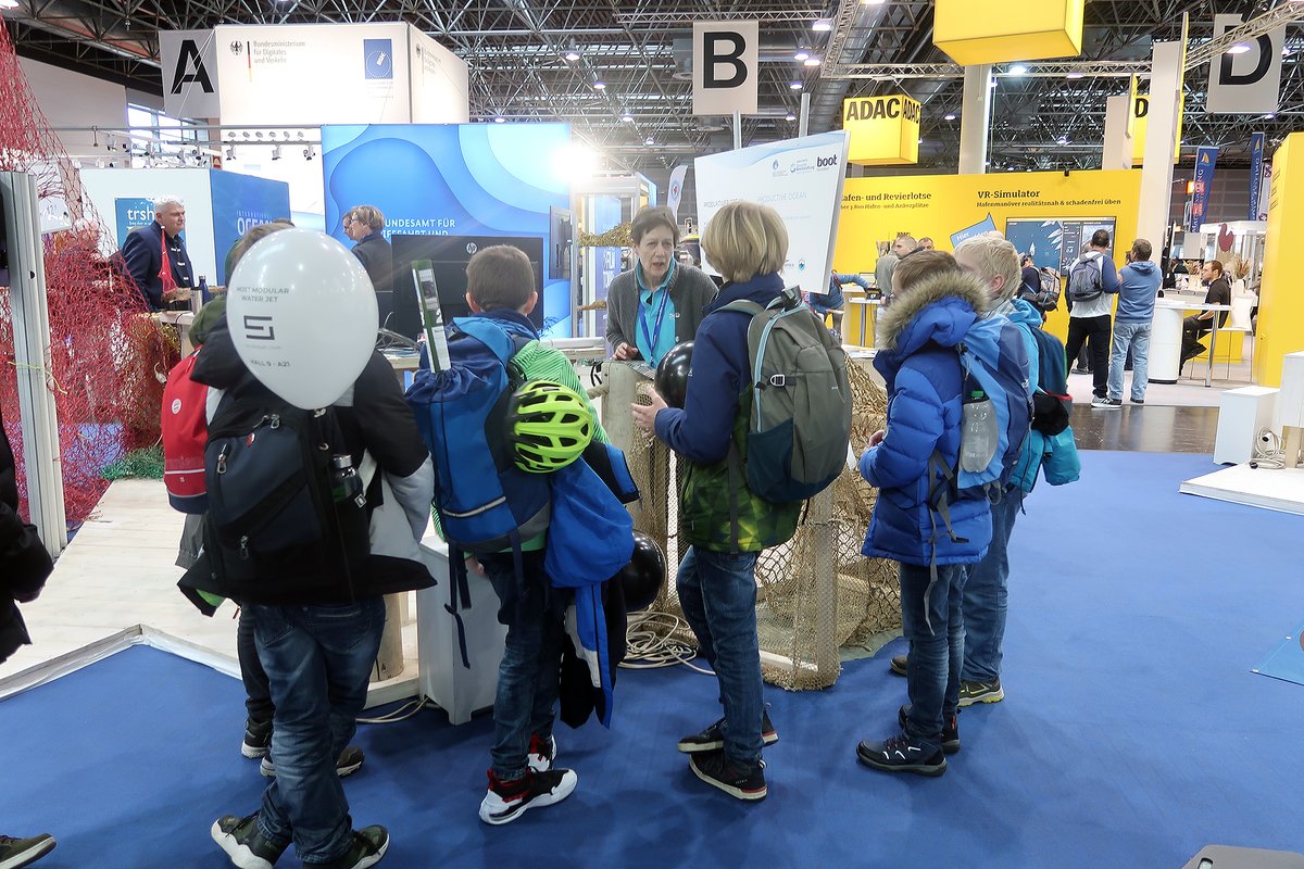 FishBaseProject's tweet image. @Mundusmaris  &amp;amp; Q-quatics.org team up once again for Boot Düsseldorf&apos;s &apos;love your ocean&apos; initiative. More: bit.ly/BootFair2023 #fishsoundquiz #fishbaseguide