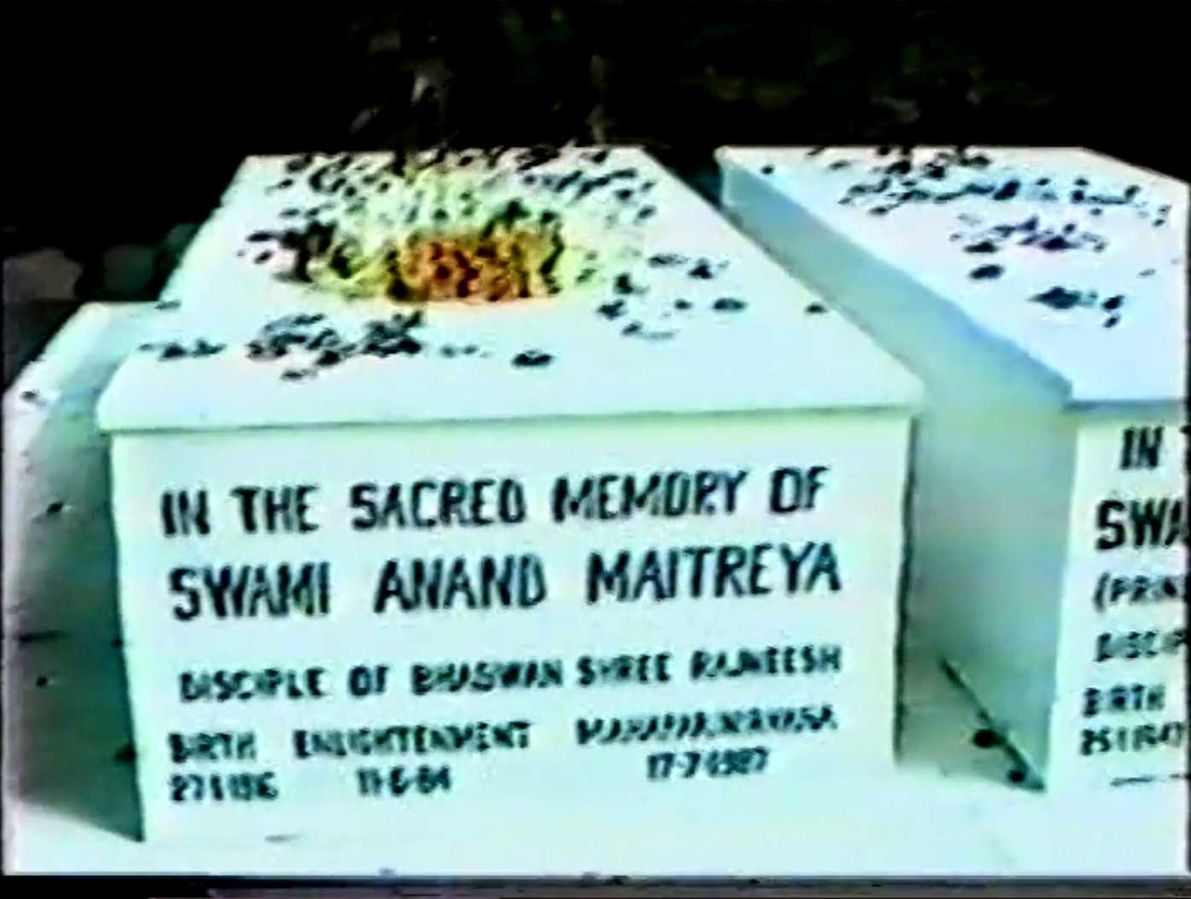 ArpitaPrema's tweet photo. Varun was just wanted to visit Samadhi ? Where is hospitality of OIF ?
#KPpunePoliceBrutality 
#SaveOshoLegacy
@Dev_Fadnavis 
@DGPMaharashtra @CPPuneCity @India_NHRC          
@MahaDGIPR 
@Krishnapips 
@MSJEGOI 
@ANI
@bbcnewsmarathi 
@TV9Marathi 
@BharatExpress9 @UN_HRC @aajtak https://t.co/Sipe2IjL7p