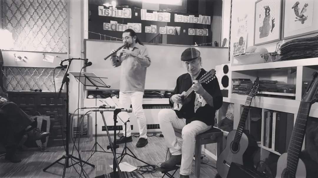 HikaruIwakawa's tweet photo. Un "Miyamoto Musashi" de la quena tocando con un "Messi" de la guitarra...
#QuiqueSinesi #HikaruIwakawa
#Guitar #Quena #Charango #ronroco
#ocarina #siku #zampoña
#Argentina #Japan #jazz #fusion #folklore #goodmusic #berlin #germany https://t.co/vdTMvzBp0i