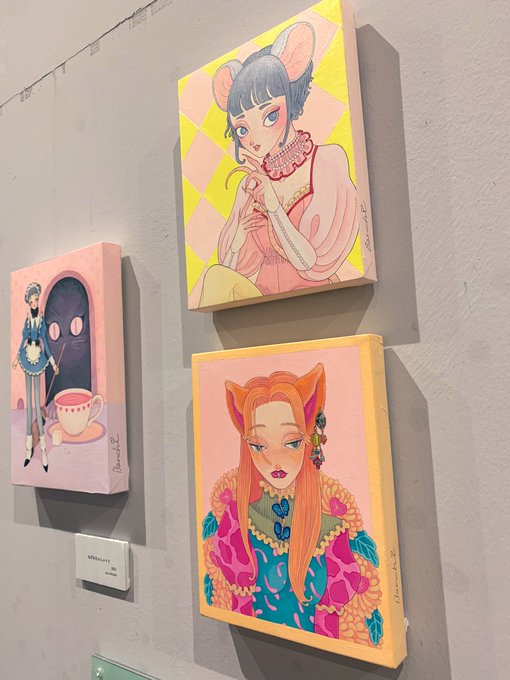 番地さんの個展に行ってきた繊細すぎて見惚れる猫のお姉さん好みすぎる…今回の画集の表紙をイメージして作ってもらった花束を渡せて満足 