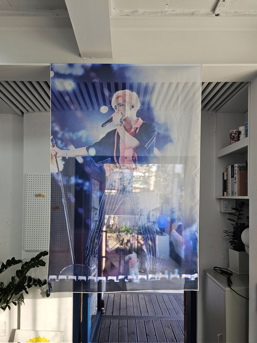 ˚ ☁︎ ˚｡⋆｡
𝘧𝘪𝘭𝘭𝘦𝘥 𝘸𝘪𝘵𝘩 𝘺𝘰𝘶,

⁕ 올해도 종현이의 생일을 다같이 즐겨주셔서 감사합니다😊
   남은 봄도 모두행복하세요🥰🥰  

#여전히_너로_가득채운_4월
#올해도_종현이생일_가득준비함