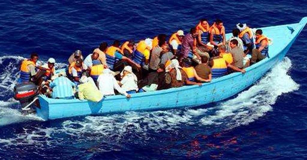 GiancarloDeRisi's tweet photo. "Soccorreteli ora". Allerta per un barcone con 400 #migranti
Quasi 700 arrivi in 24 ore a #Lampedusa ma le Ong premono per
il #salvataggio di questo #barcone
al largo della #Grecia. Nessuno finora ha organizzato i #soccorsi, ma c'è
la pretesa che lo facciamo noi https://t.co/kxwCWo3IIf