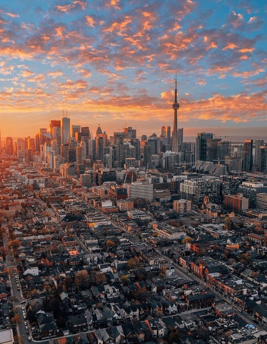 Awesome view of #Toronto #canada 👍♥️👑 (📷 arjsun)