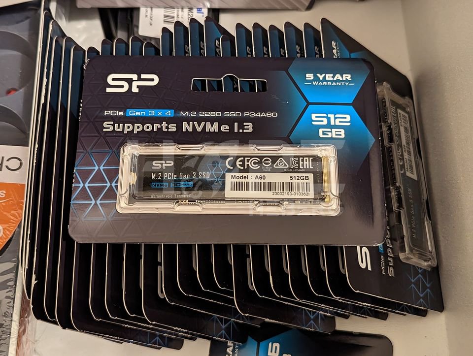 HopeHeberg's tweet photo. 𝗪𝗲 𝗻𝗲𝗲𝗱 𝗺𝗼𝗿𝗲 𝘀𝘁𝗼𝗿𝗮𝗴𝗲 💾

Arrivage de quelques disques SSD NVMe afin de démarrer le montage des dernières commandes de serveurs dédiés https://t.co/rmuBbhWnVu