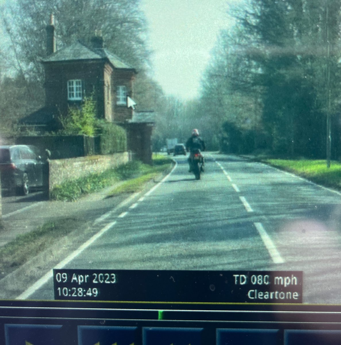 HantsPolRoads's tweet photo. The speed limit through New Alresford is 40mph. #PCMike had a chat with this rider for his speed, amongst other issues. A good example of why Hants RPU participate in the National two wheeled safety campaign. https://t.co/wACjWOjtxL