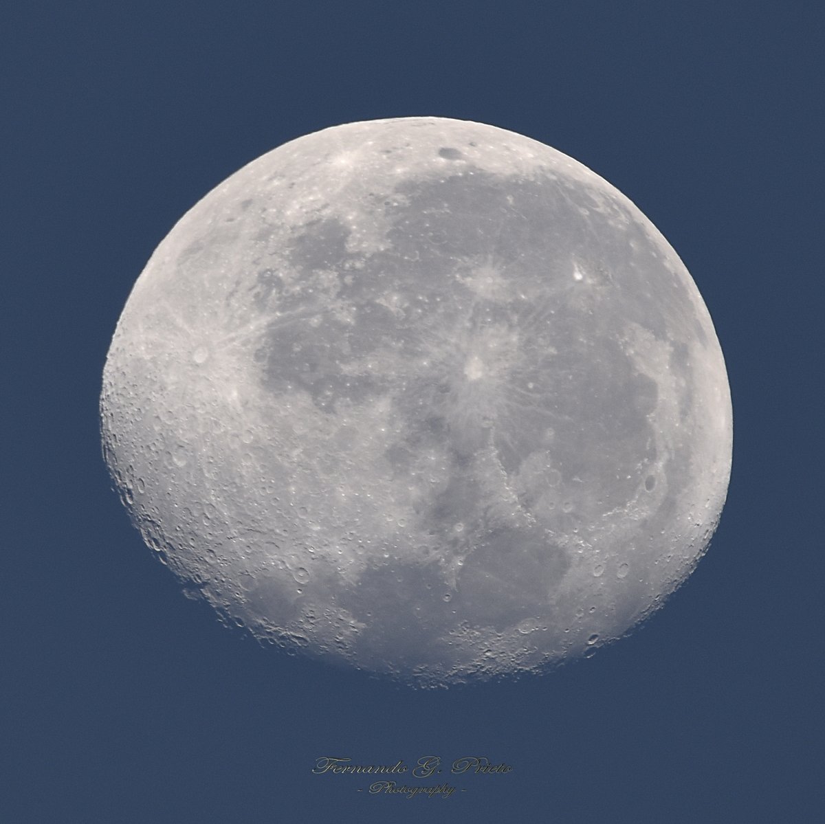 Ferfast's tweet photo. Arrancando el domingo de Pascua con esta hermosa Luna... 😍🌖📷🇦🇷
#MoonHour #MoonLovers #Luna #astronomy https://t.co/zdkrRWyLdM