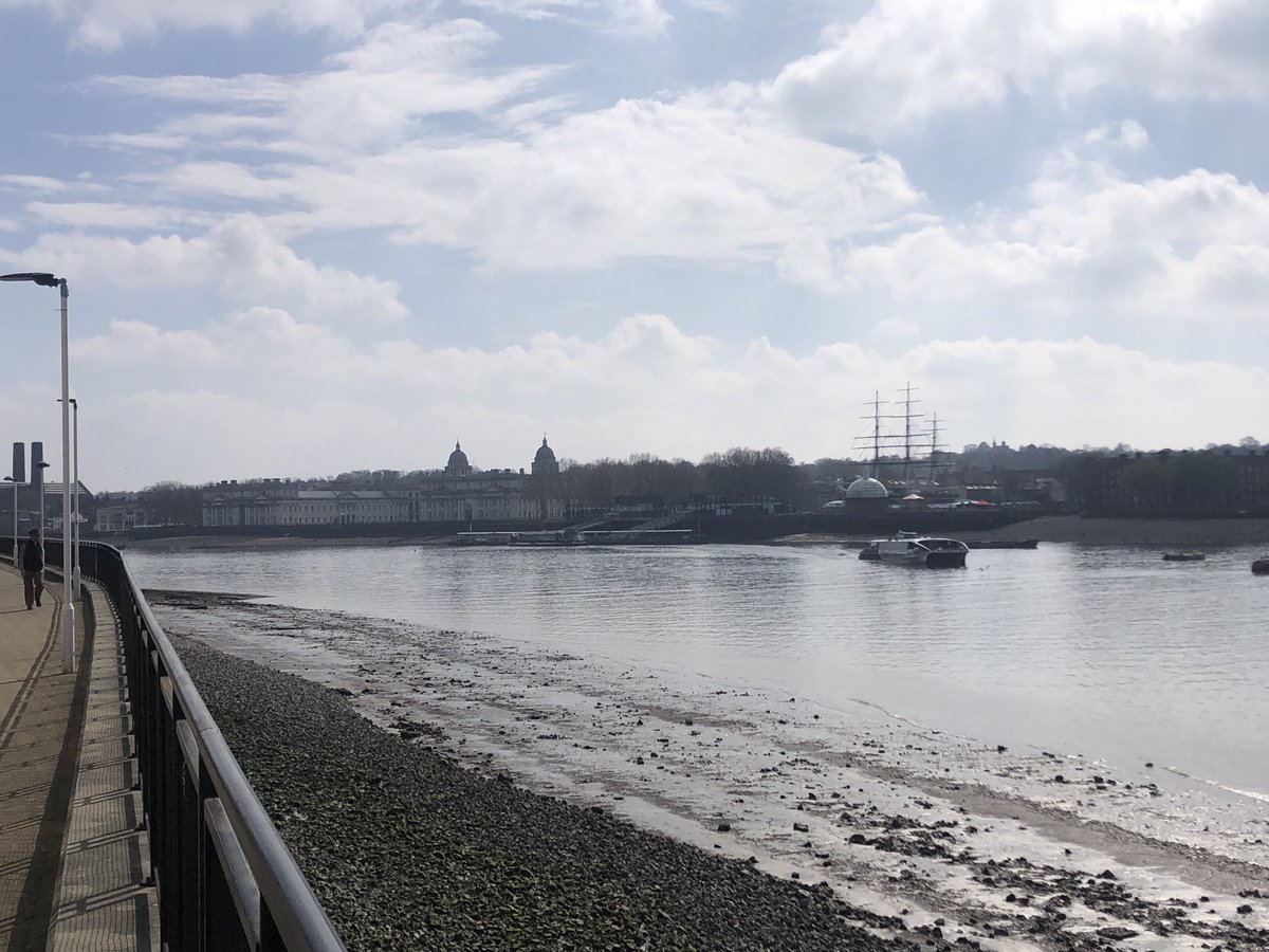 mdrakes1's tweet photo. @TeachersRunClub @WeAreERC @UKRunChat went for a #London #Easter run this morning clocking 22.1km along the River Thames. 89.6/170km banked for #REDApril & 99 runs completed for #2023. #nikerunclub #ukrunchat #wellbeing https://t.co/S2I4lhR7MH