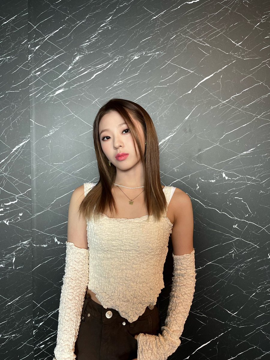 윌링 굿나잇🤍
기분 좋은 월요일 같이 즐기자ㅏ🫠🤎

#ICHILLIN #아이칠린 #CHAERIN #채린