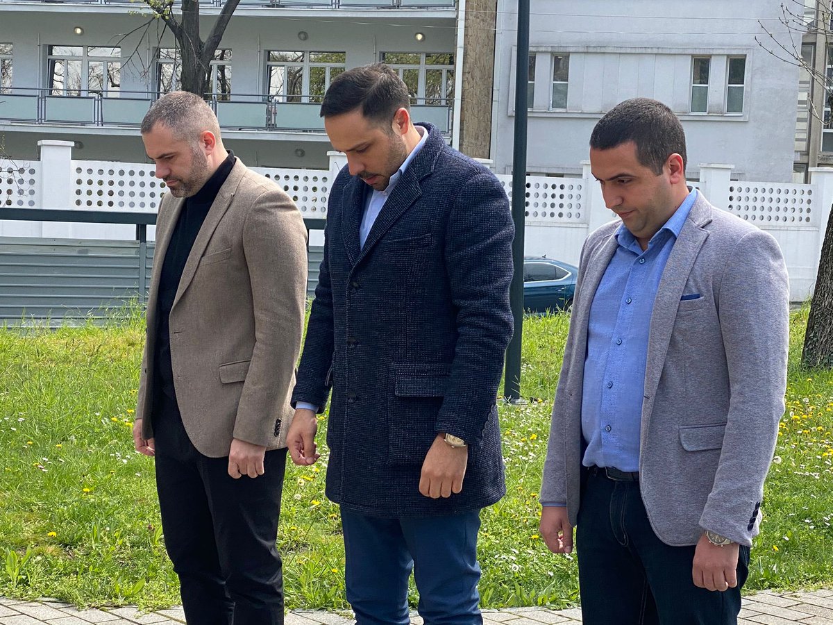 MladiSPS's tweet photo. Danas se navršava 24 godine od pokušaja kopnenog proboja udruženih snaga terorističke OVK uz podršku albanskih i NATO snaga na Karauli Košare. Zahvaljujući nemerljivoj žrtvi naših junaka u višemesečnim borbama granica je odbranjena, a teritorijalni integritet naše zemlje sačuvan. https://t.co/iJYh6Ouzpx