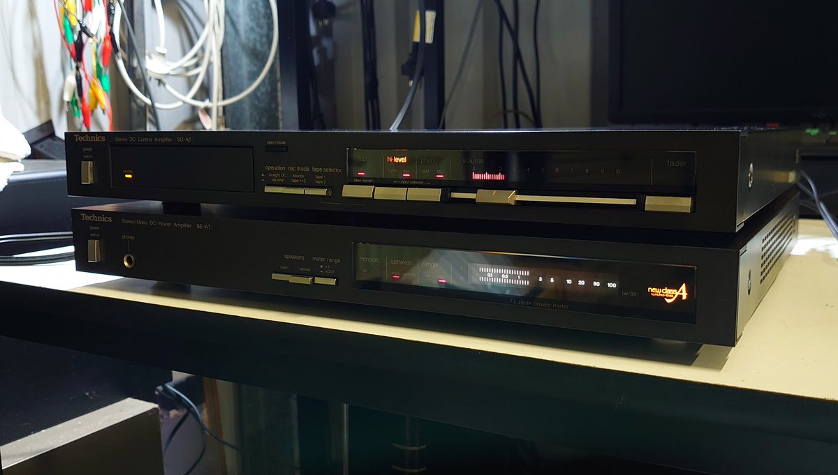 double_oh_two's tweet image. 1981 - Technics SU-A8 control preamp with SE-A7 power amp. 60W per channel into 8 ohms, or 120W in bridged mono. What was the motivation behind designing such a compact amp? It's only 1U high yet weighs 10kg. If I had to guess the reason, it would be "because we can".