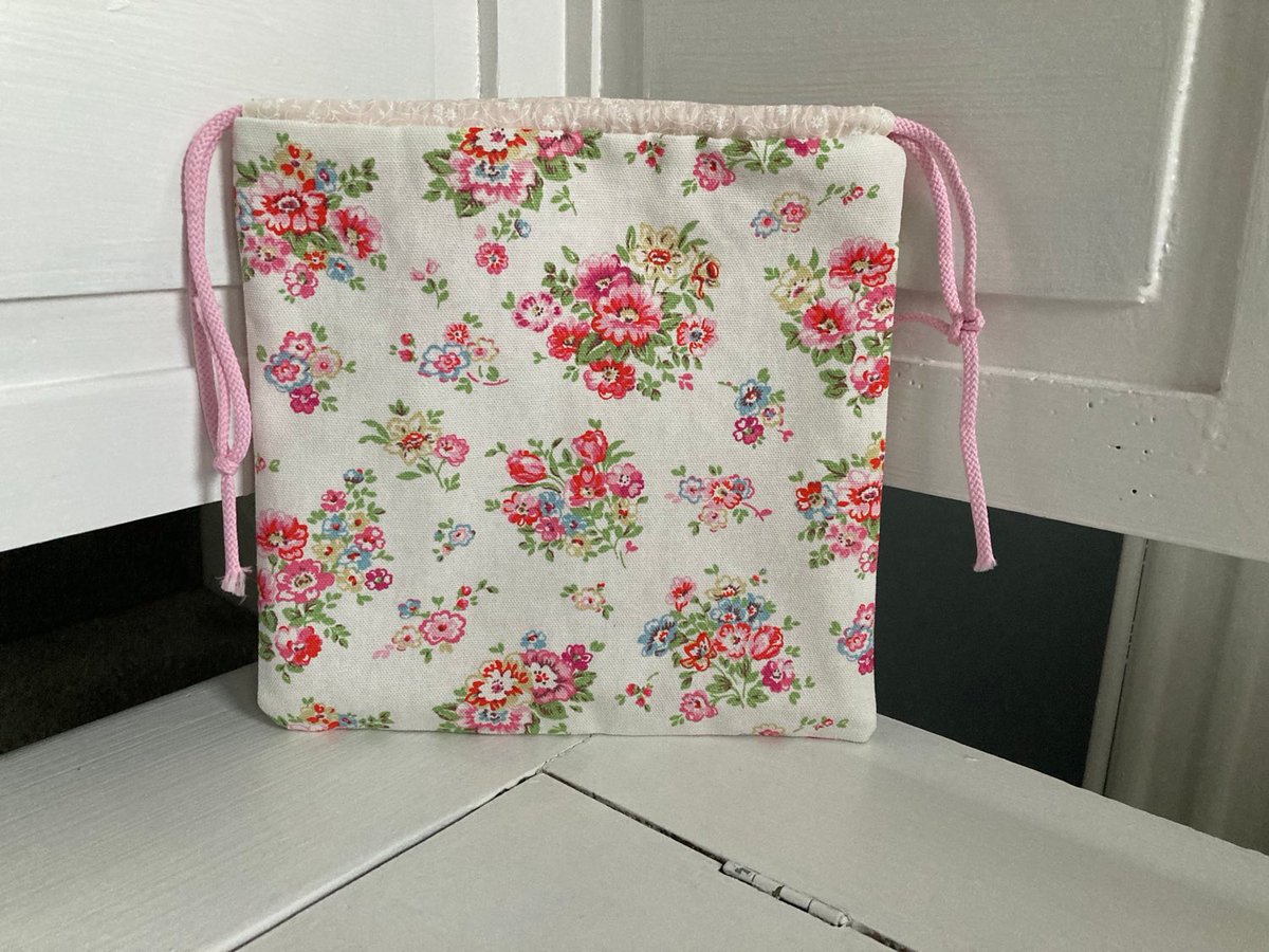 Excited to share this item from my #etsy shop: Cath Kidston floral drawstring bag, Small make up bag, reusable gift bag #white #bridalshower #pursegiftbag #drawstringbagpurse #makeuppurse #giftformum #bridalgift #floralfabric #pink etsy.me/3KpsGyv