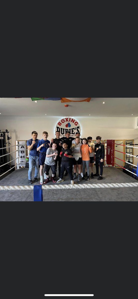WeeFrances03's tweet photo. Good day yesterday thru in Glasgow getting in some good rounds and some pads with Archie. Thank you for having us thru. All good prep for Ireland next month 🥊🥇🥇 

•MPT365
•Kayem Scaffolding LTD https://t.co/tNOhmPfxu3