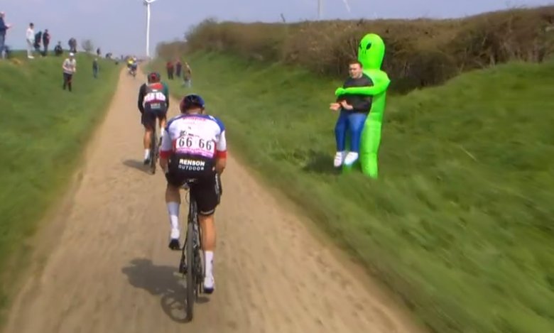 Cycling out of context (@outofcycling) on Twitter photo 