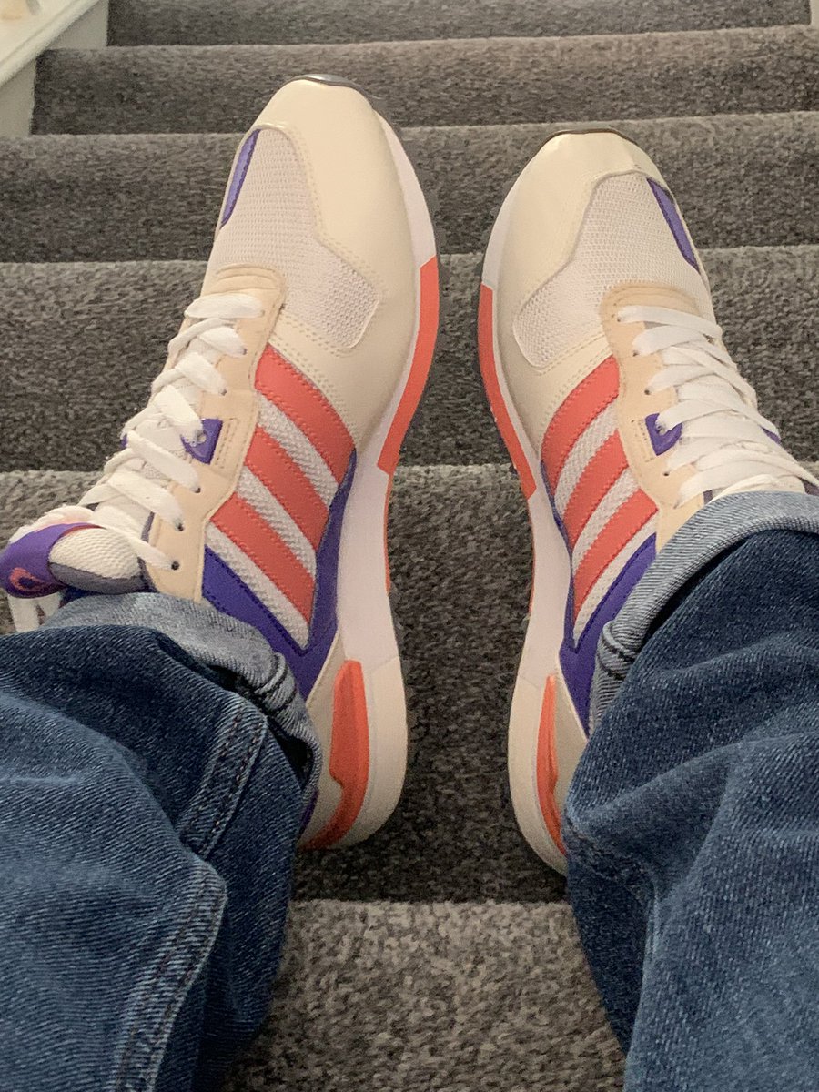 Johnwoo39386803's tweet photo. zx700 #adidas #zx700 #shareyouestripes https://t.co/9tkKNNfuDb