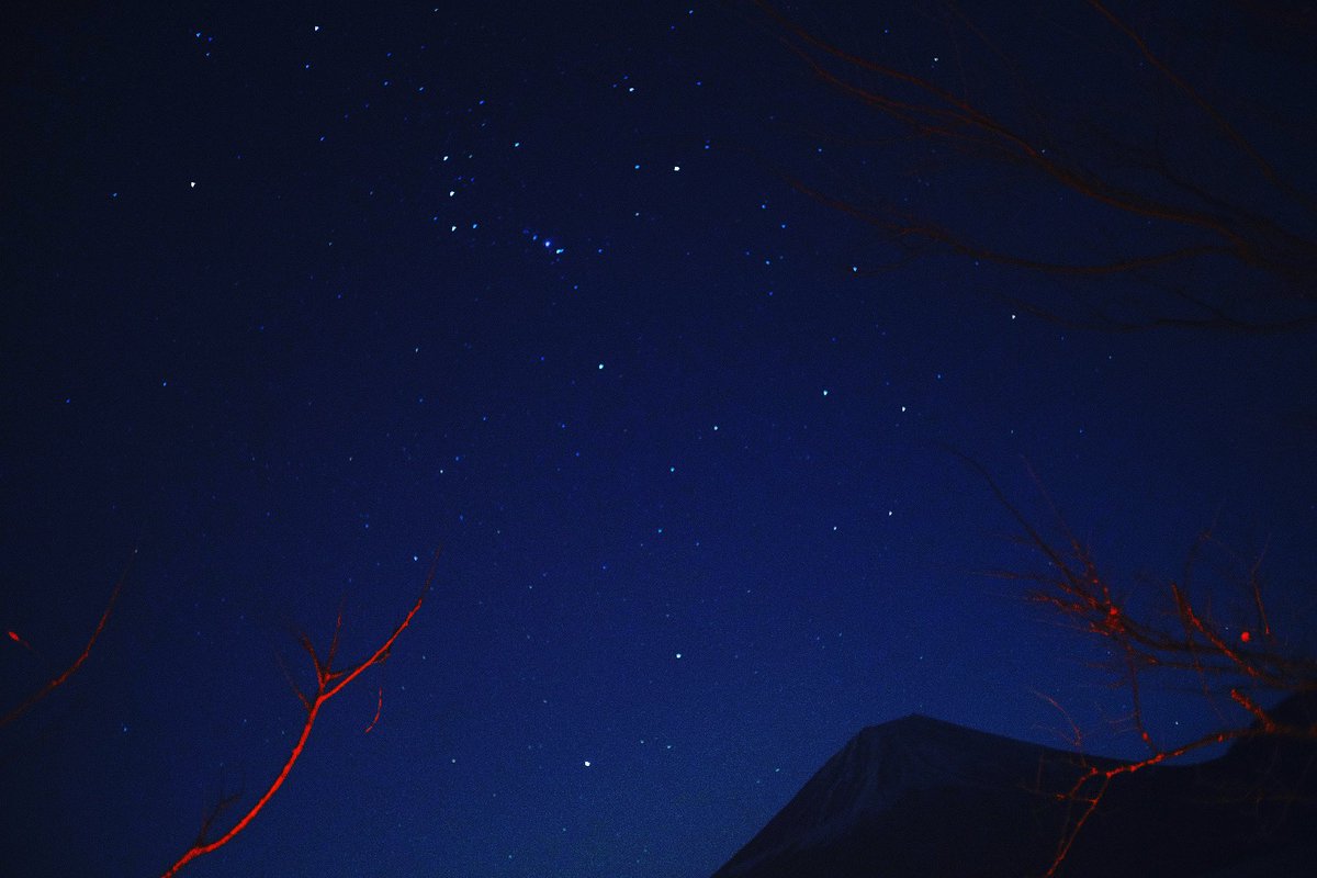 paltenor1's tweet photo. 本栖湖洪庵の夜空
#fujifilm #fujifilm_xseries #xt30 
No.5 https://t.co/qt4h5FVcNk