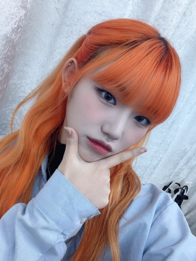 bloom12official's tweet photo. [🐞]

My first selca!!!!!!!!1 Feeling lit as fire, what about you? So excited to see u on stage

#AYEONG #아영 https://t.co/Py5TduKnGS